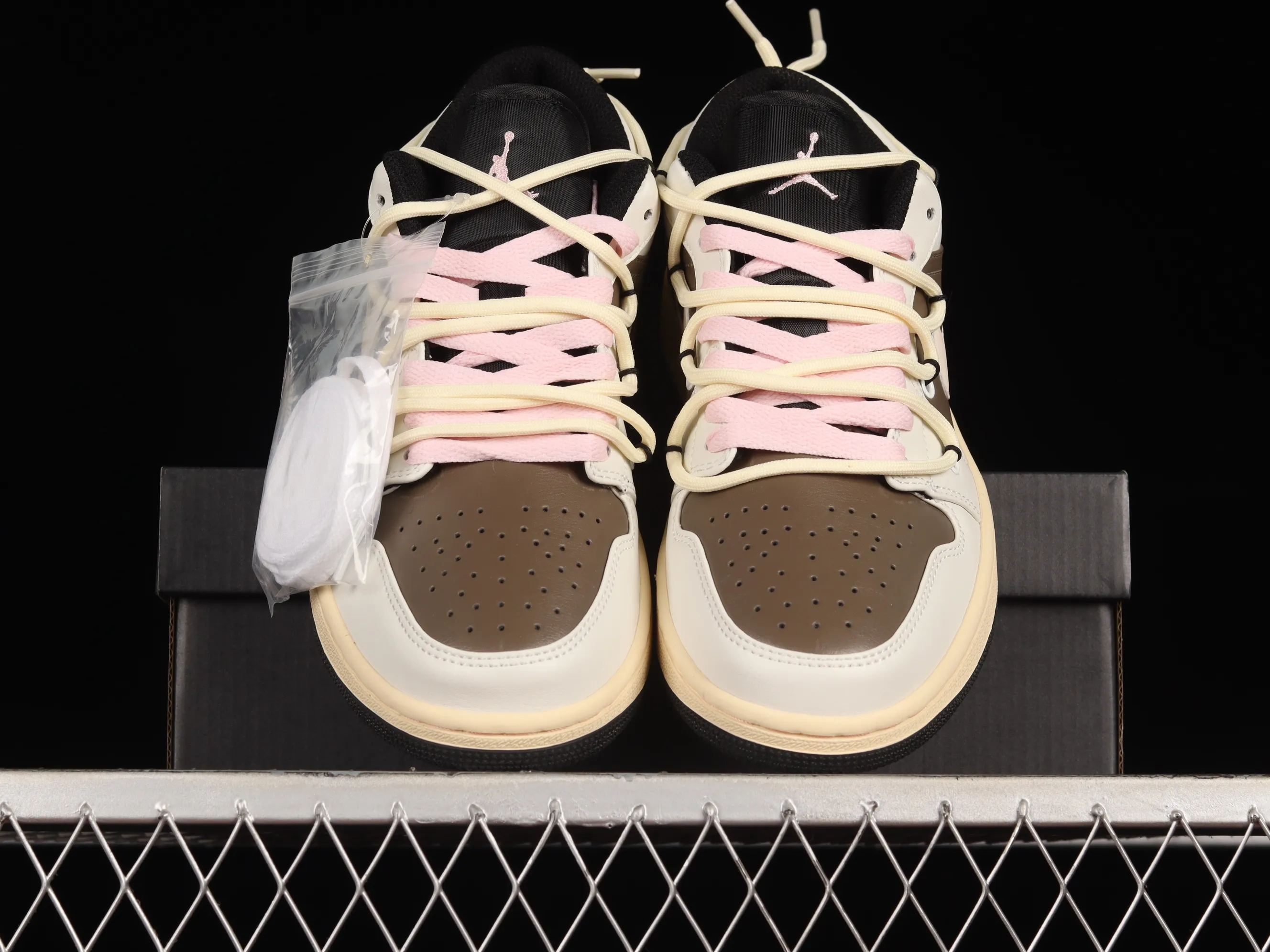 All categories Air Jordan Jordan series basketball shoes Air Jordan 1 Low Z version Air Jordan 1 Low AJ1 Joe 1 customized version strap deconstruction sports culture basketball shoes 553558-062